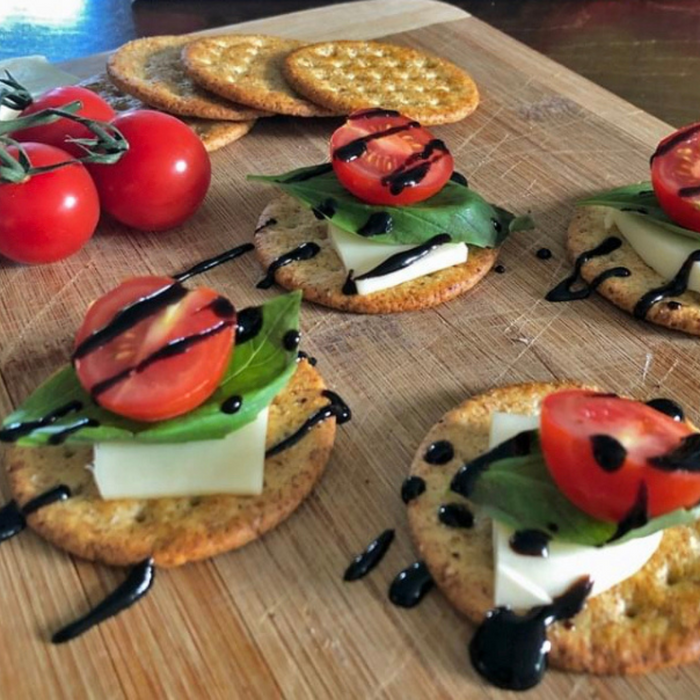 Crackers Basil and Olive Oil